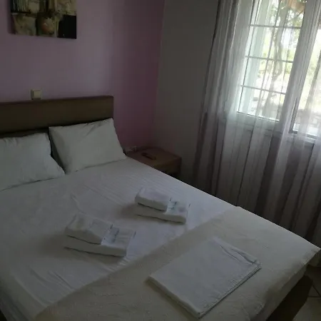 Aroni Aparthotel