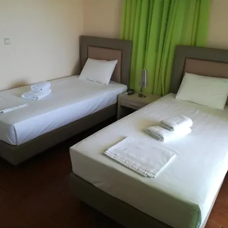 Aroni 4*