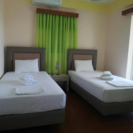 Aroni Apartahotel 4*