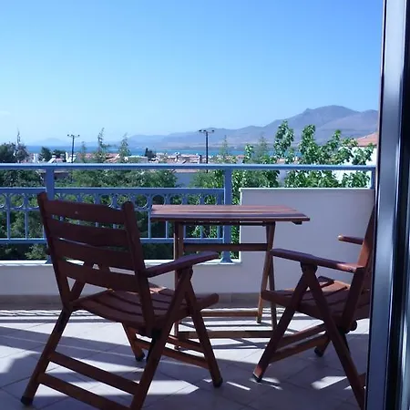 מלון דירות Aroni