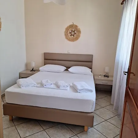 Aroni מלון דירות אלפוניסוס