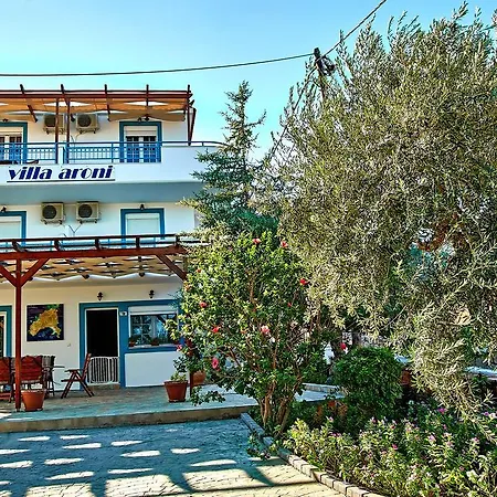 מלון דירות Aroni 4*