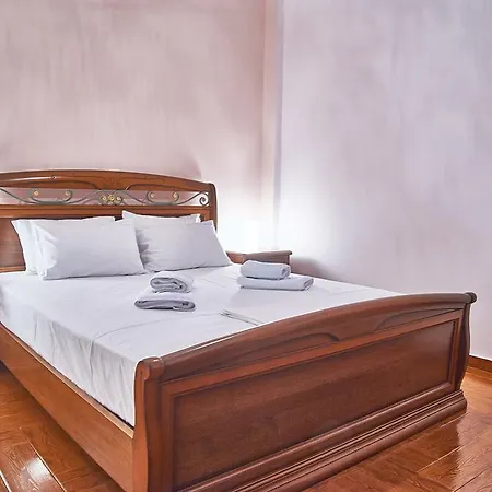 מלון דירות Aroni