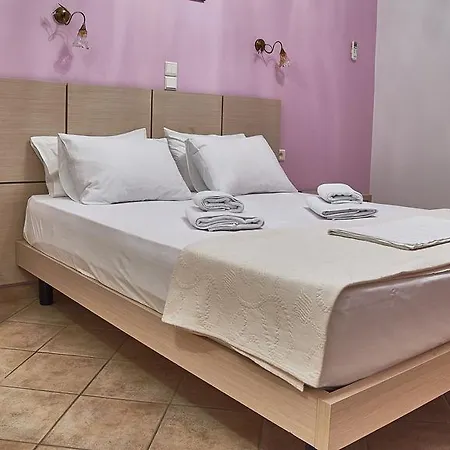 מלון דירות Aroni 4*